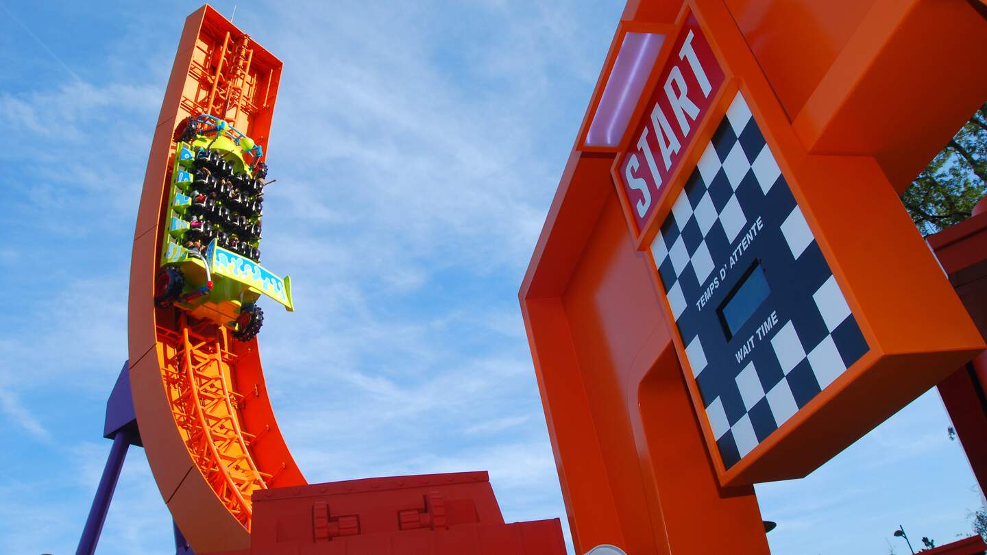 Disney Adventure World Worlds of Pixar Toy Story Attraktion RR Coaster | © Disney/ 2024 Pixar