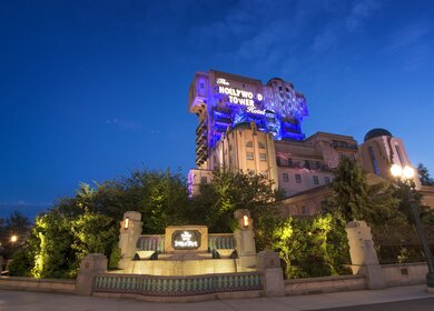 Disney Adventure World Attraktion The Twilight Zone Tower of Terror | © Disney, registered trademark of CBS, Inc.
