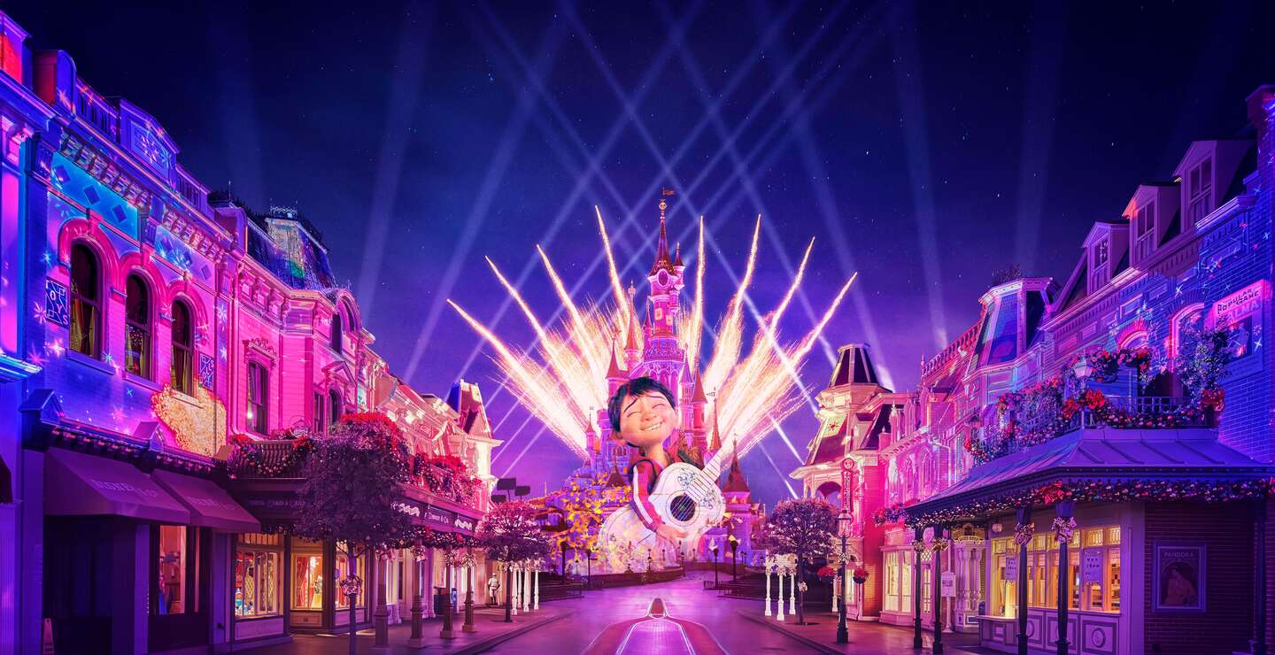 Miguel aus dem Pixar Film Coco in der neuen Show TOGETHER | © Disney/ 2025 Pixar  