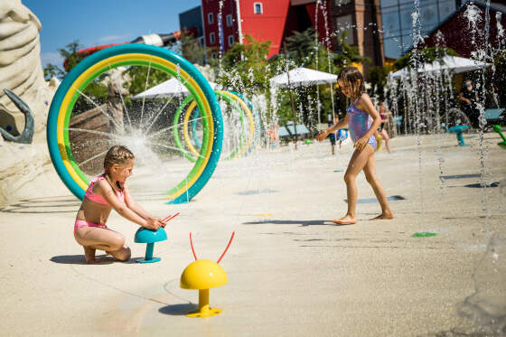 Kinder haben Spass an den Wasserattraktionen im Europa-Park  | © Europa-Park