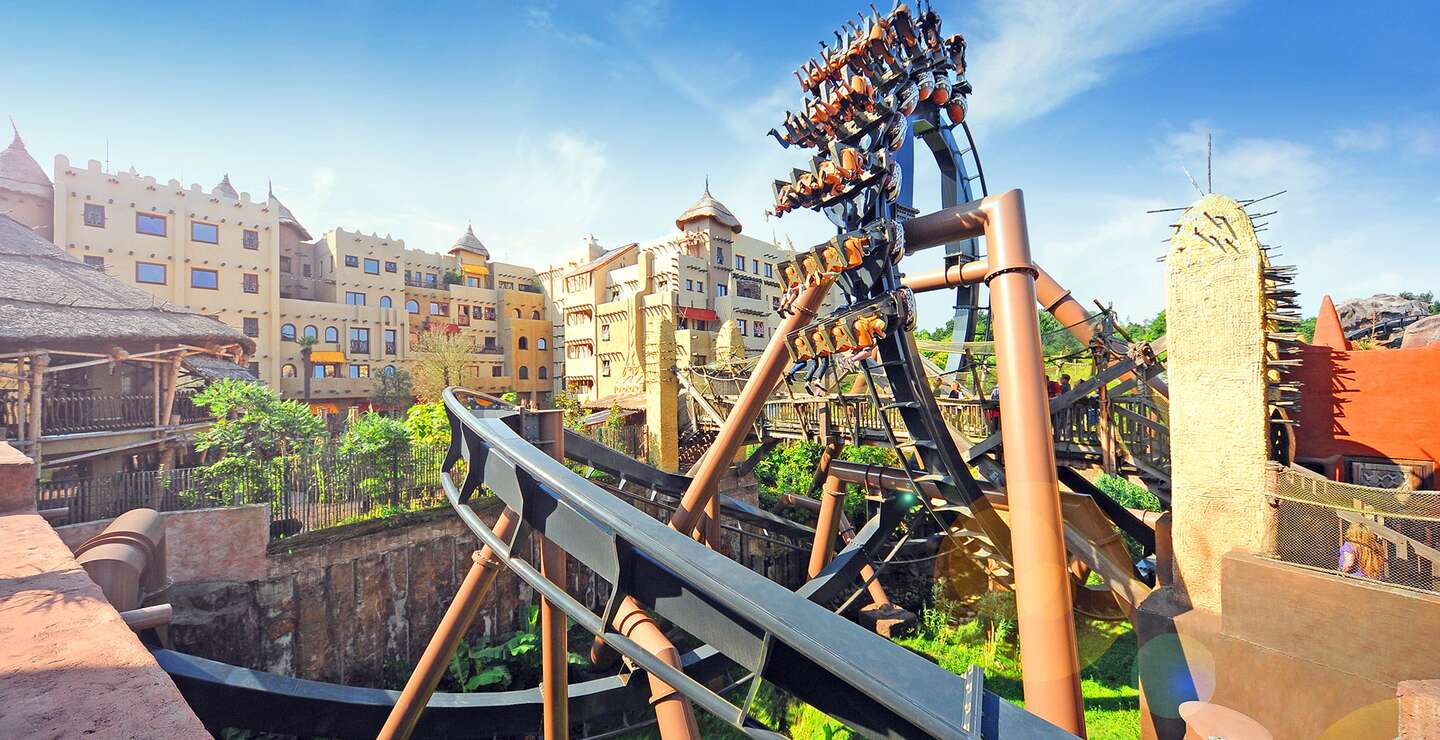 "Black Mamba" Achterbahn im Phantasialand | © Gettyimages.com/Kape Schmidt