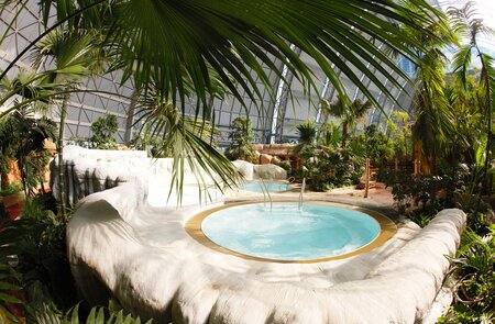 Tropical Islands Spa Wellness Whirlpool Hot Tub | © Tropical Islands