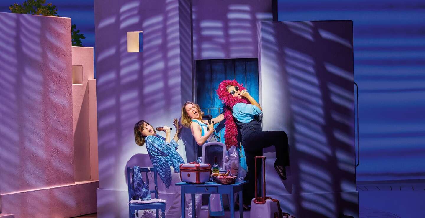 Szenenbild zu dem Song Dancing Queen aus Mamma Mia - Das Musical mit den Hits von ABBA | © Stage Entertainment/Brinkhoff Moegenburg