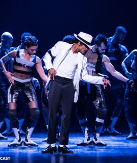 Michael Jackson mit Tänzern am performen | © Stage Entertainment