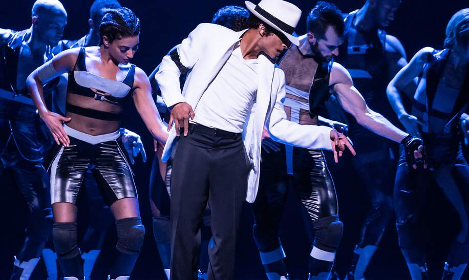 Szenenbild aus MJ – Das Michael Jackson Musical mit der original Broadway Besetzung | © Stage Entertainment/Matthew Murphy