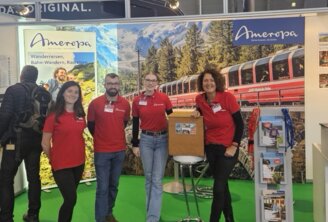 Ameropa Mitarbeiter am Messestand bei der Internationalen Tourismusbörse in Berlin | © Ameropa-Reisen GmbH