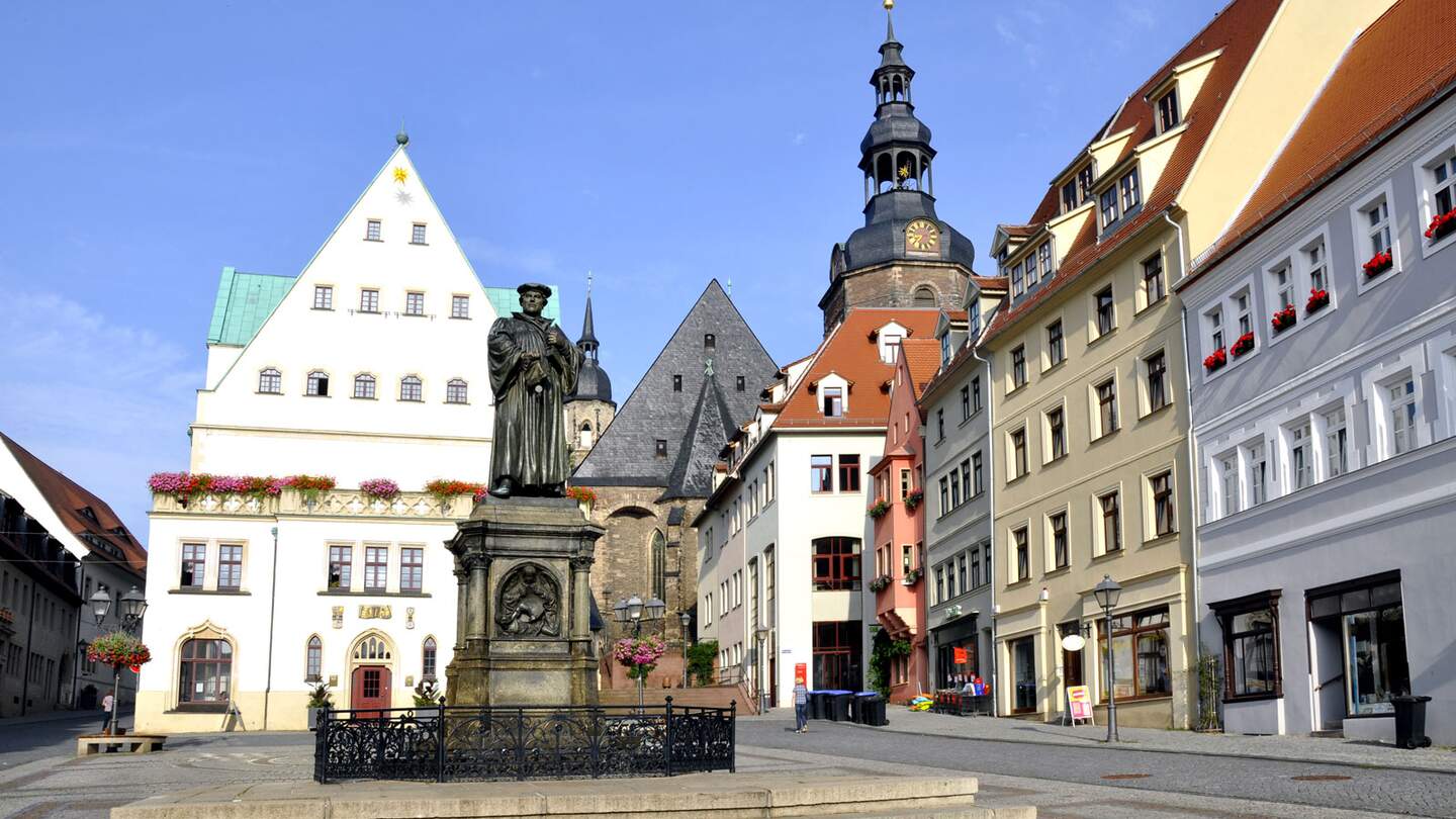 Eisleben Marktplatz mit Lutherdenkmal | © © steschum / Fotolia.com
