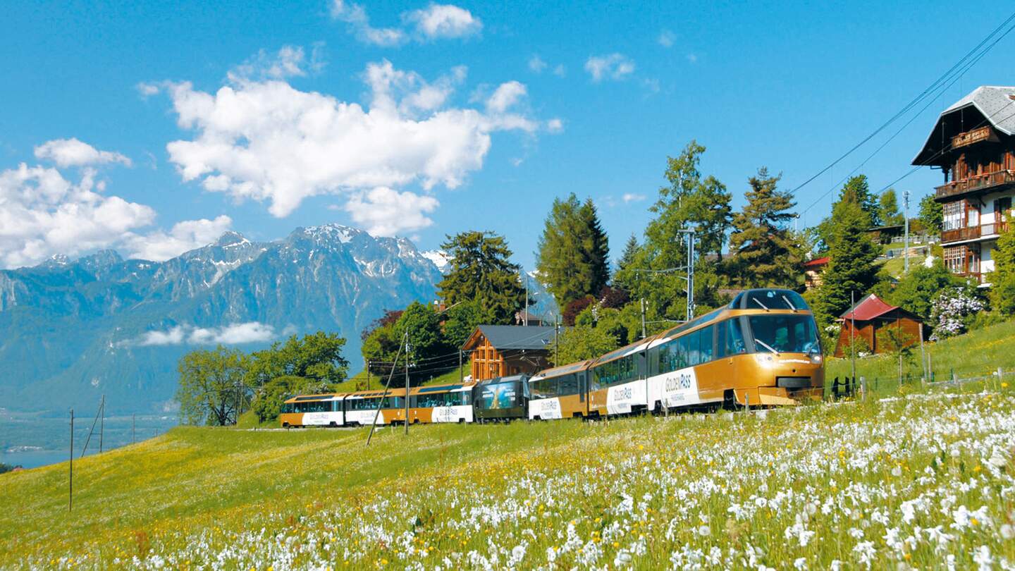 Vorbei an den beeindruckenden Alpenpanoramen und malerischen Landschaften bringt Sie der GoldenPass von Luzern nach Montreux.