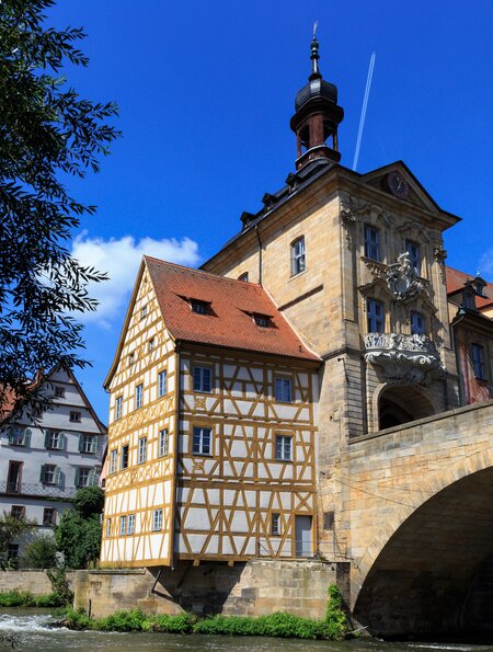 Das historische Rathaus vom Bamberg im Sommer | © Gettyimages.com/Andreas_Zerndl