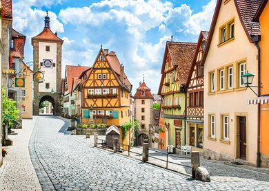 Altstadt von Rothenburg ob der Tauber | © Gettyimages.com/JR Photography Historische Altstadt von Rothenburg ob der Tauber mit bunten Häusern in der Rödergasse | © Gettyimages.com/JR Photography