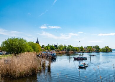 Blick über den Hafen in Werder an der Havel, Brandenburg | © © Gettyimages.com/Animaflora