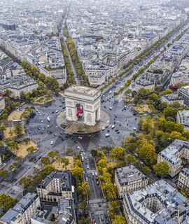 Arc de Triomphe vom Luftaufnahme | © Gettyimages.com/lifeonwhite