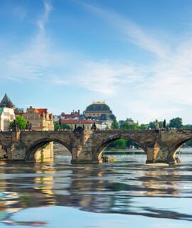 Karlsbruecke auf Moldau | © Gettyimages.com/Givaga