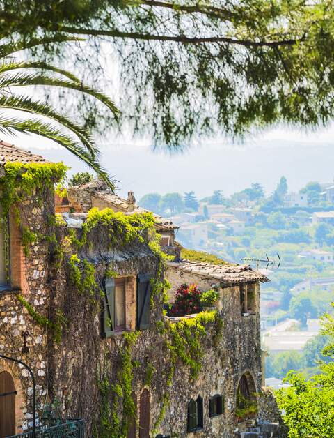Altstadt von Cagnes-sur-Mer der Cote d'Azur mit strahlendem Sonnenschein | © Gettyimages.com/spooh
