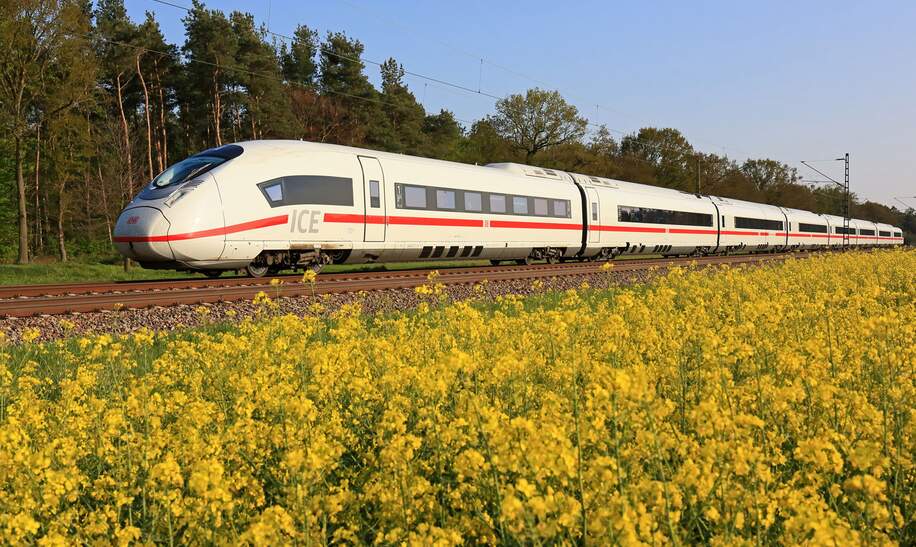 ICE in der Natur | © Deutsche Bahn AG ICE in der Natur | © Deutsche Bahn AG