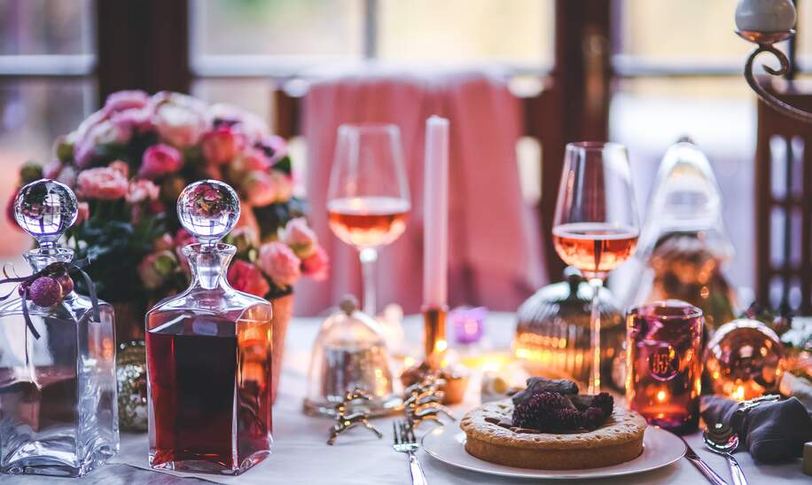 Gala Dinner Fest Festlich Gedeckter Tisch | © Pixabay/kaboompics